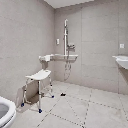 Kyriad Eco - Sud Yzeure Отель 2*