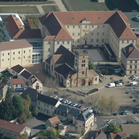 Kyriad Direct Sud - Yzeure 2*