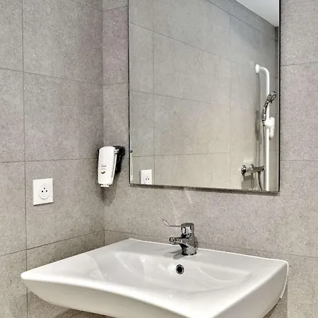 Kyriad Eco - Sud Yzeure 穆兰