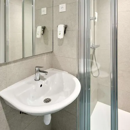 Kyriad Eco - Sud Yzeure 2*