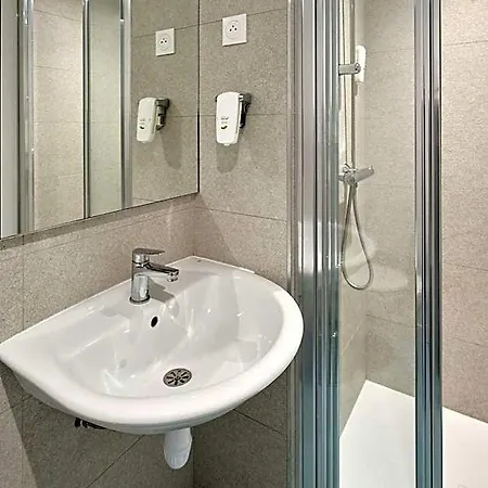 Отель Kyriad Eco - Sud Yzeure