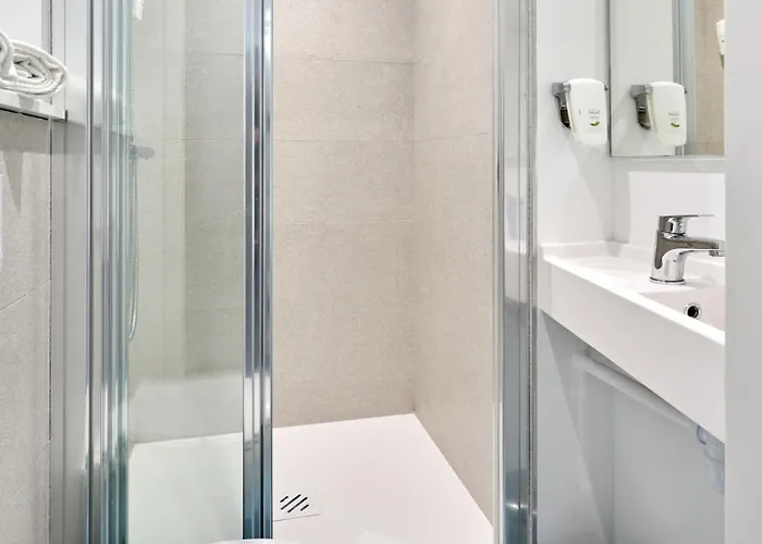 Kyriad Direct Sud - Yzeure Hotel 2*