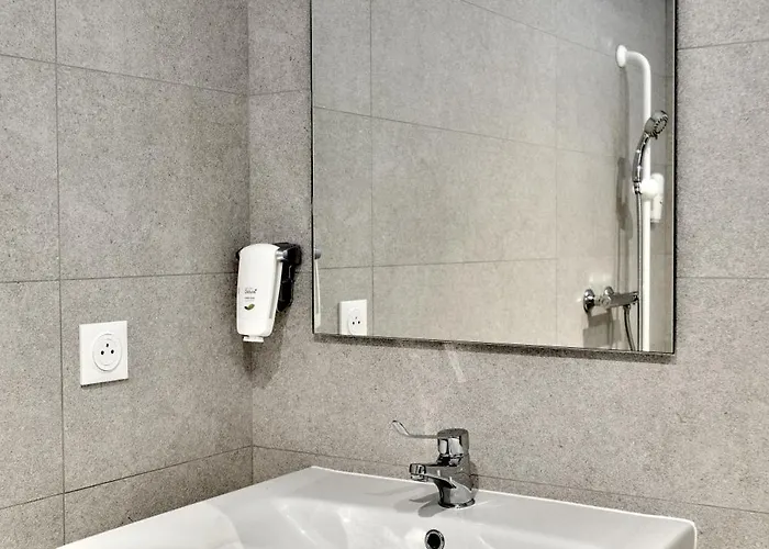 Kyriad Direct Sud - Yzeure Hotel