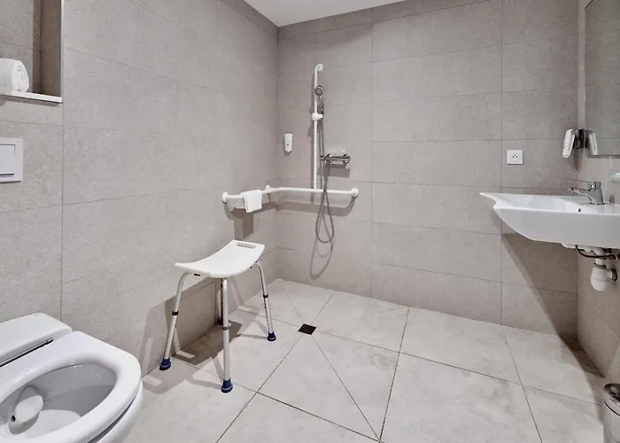 Kyriad Direct Sud - Yzeure Hotel 2*