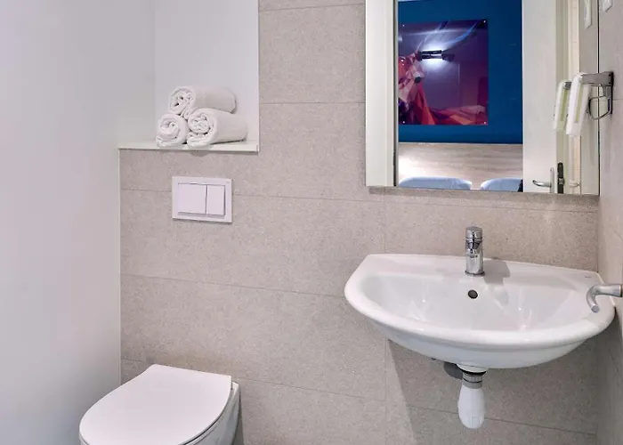 Kyriad Direct Sud - Yzeure 2*