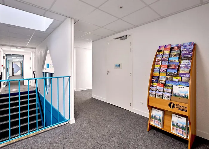 Kyriad Direct Sud - Yzeure