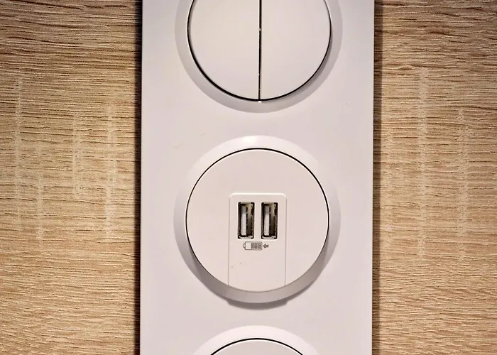 Kyriad Direct Sud - Yzeure Hotel